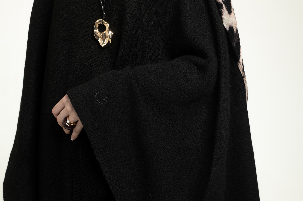 Brushed knit Cape - Black
